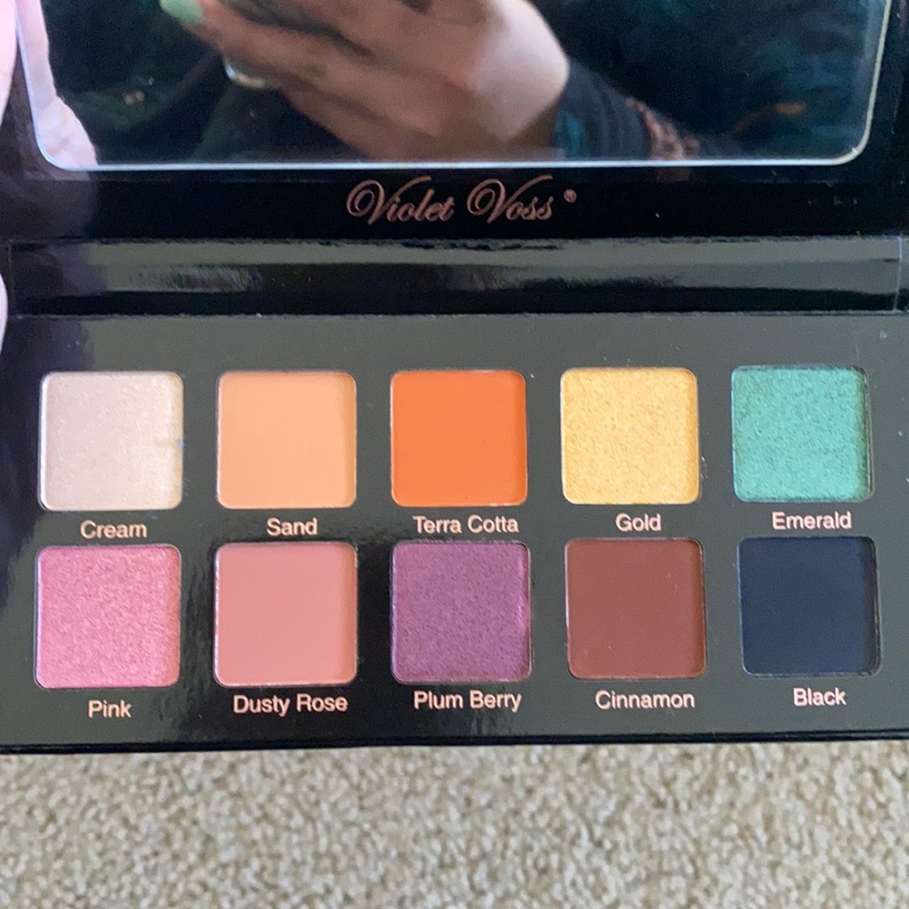 Violet Voss pro series eyeshadow